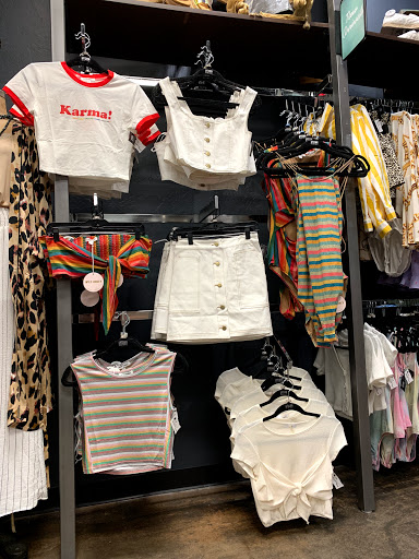 Store «Uptown Cheapskate», reviews and photos, 1724 24th Ave NW, Norman, OK 73069, USA