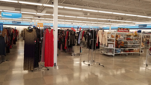 Clothing Store «Ross Dress for Less», reviews and photos, 7511 Lemont Rd, Darien, IL 60561, USA