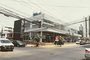 P.H. Plaza Strip 58 | Obarrio image