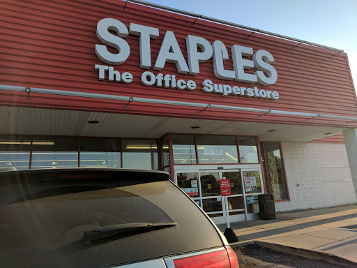 Office Supply Store «Staples», reviews and photos, 335 Haggerty Rd, Walled Lake, MI 48390, USA