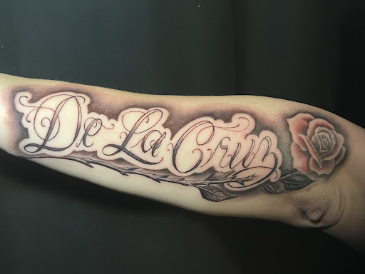 Explore collar bone tattoo ideas for women, creative tattoo ideas in Chicago, available at Twisted Tattoo Studio