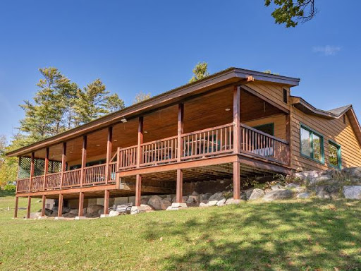 Real Estate Agency «JOLIN-LASIER GROUP | Coldwell Banker, Mulleady Inc. | Minocqua, WI Real Estate | NorthWI.property», reviews and photos, 8262 US-51, Minocqua, WI 54548, USA