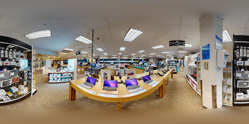 Computer Store «Micro Center», reviews and photos, 655 Merrick Ave, Westbury, NY 11590, USA