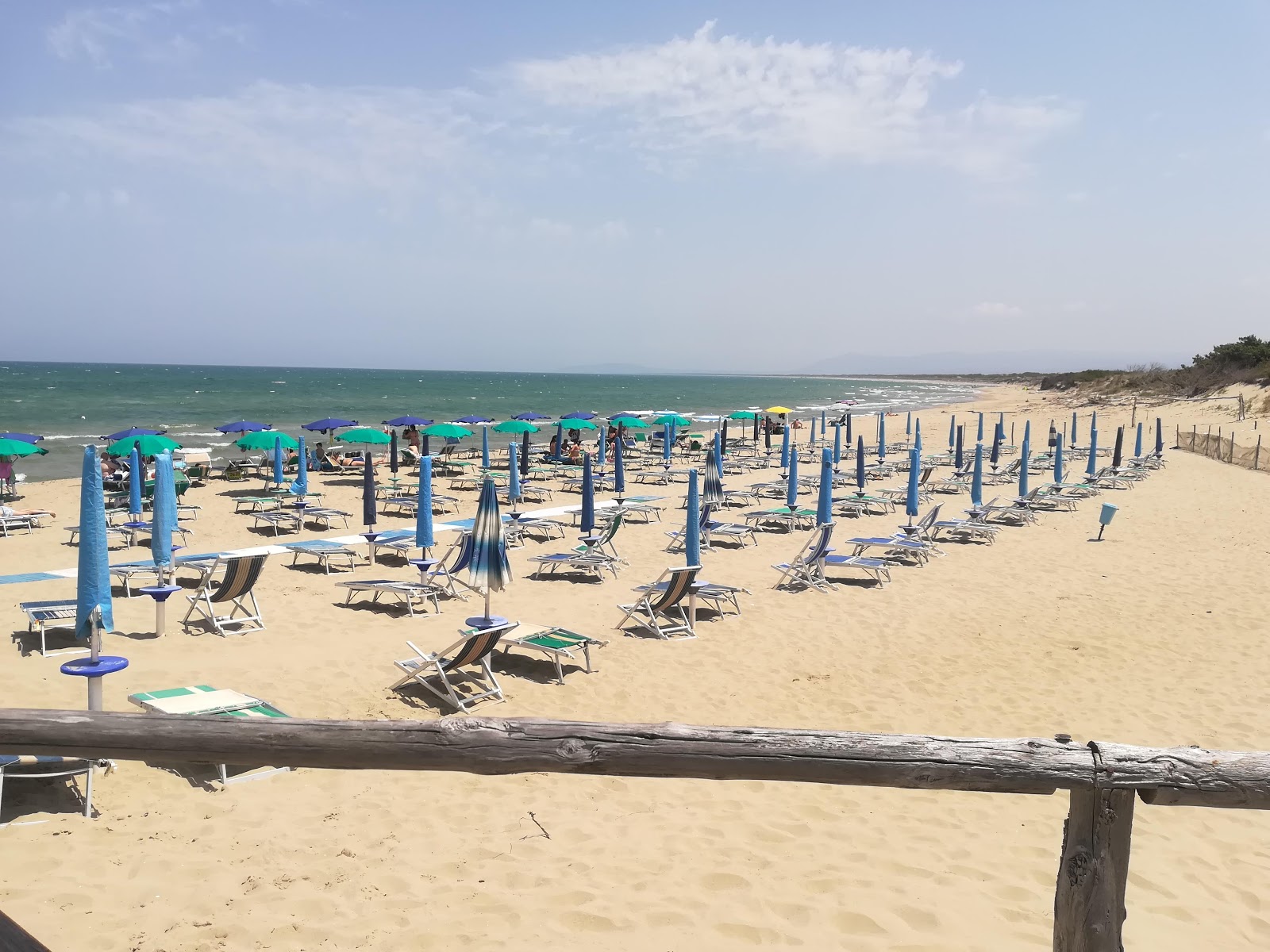 Foto de Spiaggia dell'Acquarotta área de resort de praia