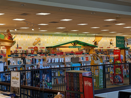 Shopping Mall «Menlo Park Mall», reviews and photos, 55 Parsonage Rd, Edison, NJ 08837, USA