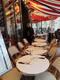 Atmosphère du Restaurant français Café Gustave à Paris - n°11