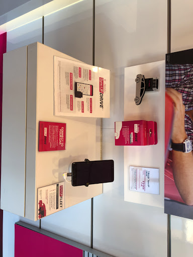 Cell Phone Store «T-Mobile», reviews and photos, 25965 Industrial Blvd #105, Hayward, CA 94545, USA