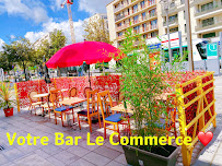 Atmosphère du Restaurant thaï Le Commerce Brasserie et Restaurant Thaïlandais à Châtillon - n°1
