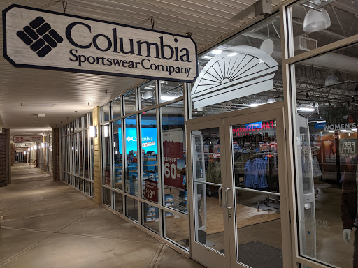 Sportswear Store «Columbia Sportswear Outlet Store at Lincoln City Outlets», reviews and photos, 1500 SE East Devils Lake Rd #205, Lincoln City, OR 97367, USA