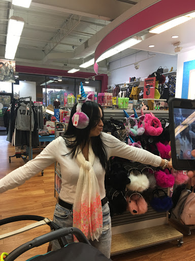 Shopping Mall «Prospect Plaza Shopping Center», reviews and photos, 18-54 Kane St, West Hartford, CT 06101, USA