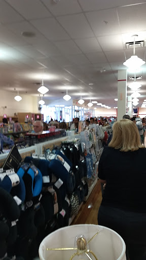 Furniture Store «HomeGoods», reviews and photos, 13580 SW 120th St, Miami, FL 33186, USA