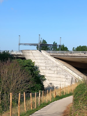 Pont de l'Europe (Tramway B) à Saint-Jean-de-la-Ruelle