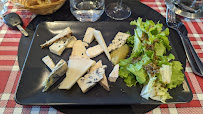 Plats et boissons du Restaurant français Aux Canuts Des Dômes - Bouchon Lyonnais à Clermont-Ferrand - n°10