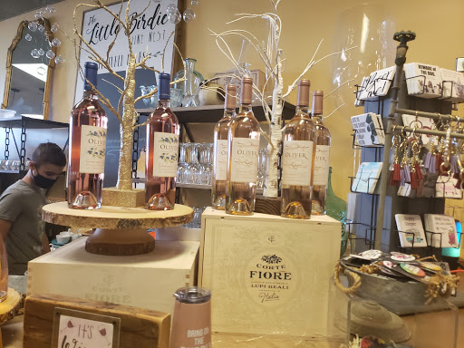 Wine Store «Little Birdie Wine Nest», reviews and photos, 6060 Broadview Rd, Parma, OH 44134, USA