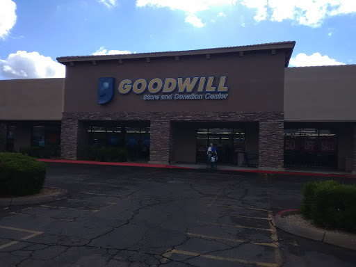 Thrift Store «Guadalupe & Rural Goodwill Goodwill Retail Store & Donation Center», reviews and photos, 805 E Guadalupe Rd, Tempe, AZ 85283, USA