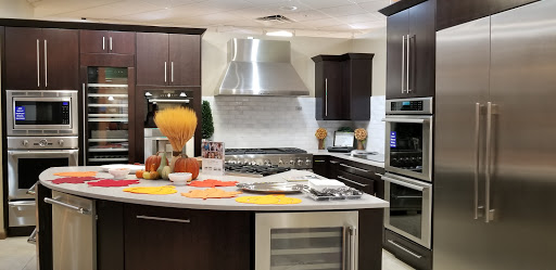 Appliance Store «Famous Tate Appliance & Bedding Center», reviews and photos, 3347 Henderson Blvd, Tampa, FL 33609, USA