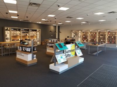 Cell Phone Store «Verizon», reviews and photos, 371 Howe Ave, Cuyahoga Falls, OH 44221, USA