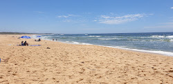 Zdjęcie Bingie Beach z powierzchnią turkusowa czysta woda