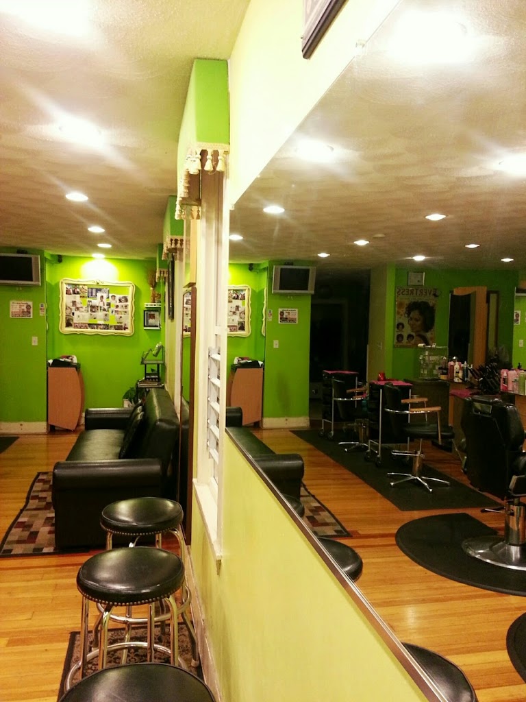 Micky's Hair Design 02149