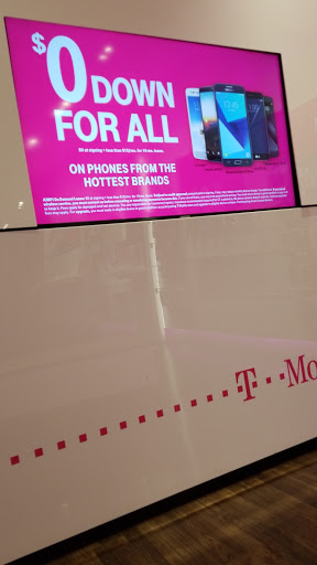 Cell Phone Store «T-Mobile», reviews and photos, 5921 Farm to Market 2920 g, Spring, TX 77388, USA