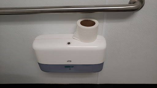 Hardware Store «Harbor Freight Tools», reviews and photos, 6272 Pearl Rd, Parma Heights, OH 44130, USA