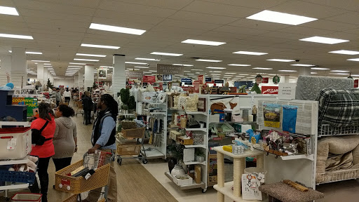 Department Store «Marshalls & HomeGoods», reviews and photos, 701 NJ-440, Jersey City, NJ 07304, USA