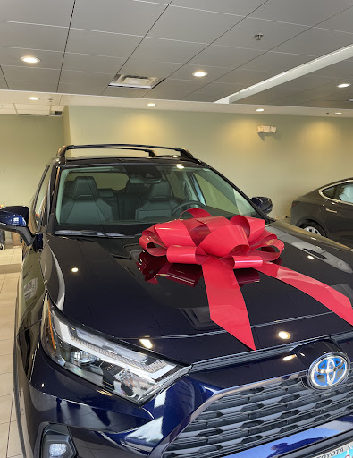 Toyota Dealer «Toyota of Naperville», reviews and photos, 1488 Ogden Ave, Naperville, IL 60540, USA