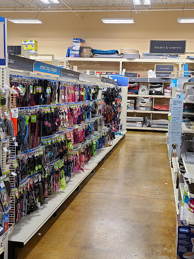 Pet Supply Store «PetSmart», reviews and photos, 1600 Marcus Ave, New Hyde Park, NY 11040, USA
