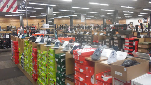 Shoe Store «DSW Designer Shoe Warehouse», reviews and photos, 23171 W Outer Dr, Allen Park, MI 48101, USA