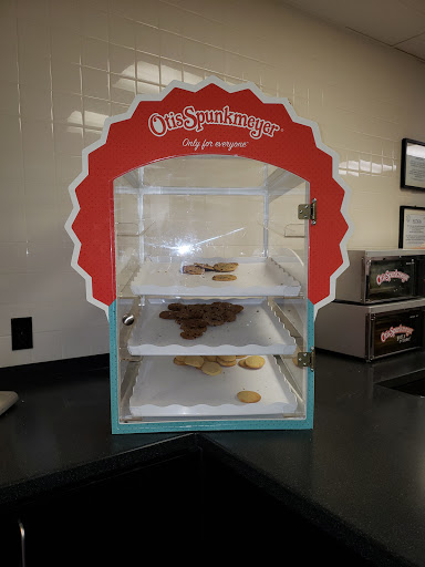 Furniture Store «Mor Furniture for Less», reviews and photos, 5156 N Blackstone Ave, Fresno, CA 93710, USA