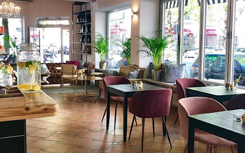 Cafe Tilis - München image