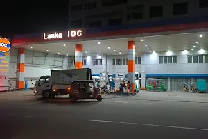 Lanka IOC Fuel Filling Station (Gothatuwa New Town) image