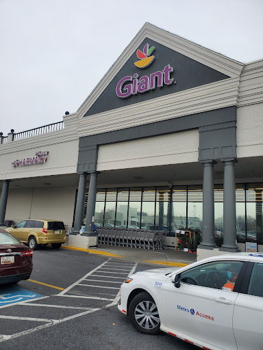 Shopping Mall «White Oak Shopping Center», reviews and photos, 11200 New Hampshire Ave, Silver Spring, MD 20904, USA