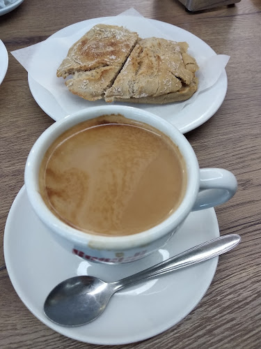 Panrugi Pastelaria - Pão Quente - Cafeteria