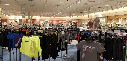 Department Store «Von Maur», reviews and photos, 7700 E Kellogg Dr N, Wichita, KS 67207, USA