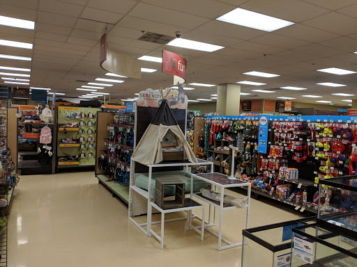 Pet Supply Store «Petco Animal Supplies», reviews and photos, 6325 York Rd, Baltimore, MD 21212, USA