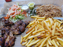 Plats et boissons du Restaurant libanais Falafel Factory à Décines-Charpieu - n°1