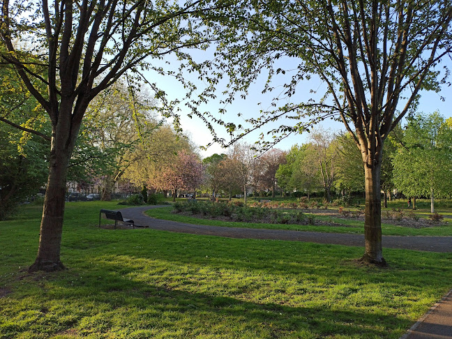 Reviews of Little Ilford Park in London - Parking garage