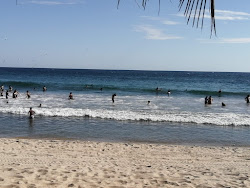 Playa Las Gaviotas'in fotoğrafı - rahatlamayı sevenler arasında popüler bir yer