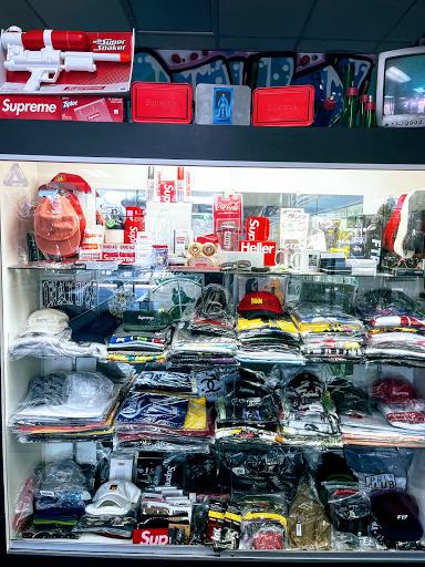 Glass Blower «ZZYZX Smoke Shop», reviews and photos, 2127 Pickwick Dr, Camarillo, CA 93010, USA