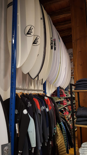 Pukas Surf Shop San Sebastian