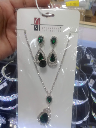 Beauty Supply Store «Beauty 4 U», reviews and photos, 6388 E 82nd St, Indianapolis, IN 46250, USA