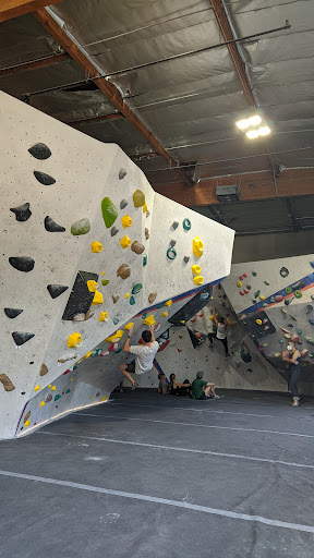 Rock Climbing Gym «Hangar 18 Indoor Climbing Gym - Long Beach», reviews and photos, 2599 E Willow St, Signal Hill, CA 90755, USA