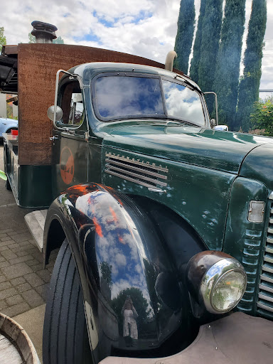 American Restaurant «red hills market», reviews and photos, 155 SW 7th St, Dundee, OR 97115, USA