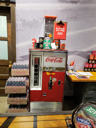 Clothing Store «HOMAGE Easton Town Center», reviews and photos, 4032 Easton Station, Columbus, OH 43219, USA