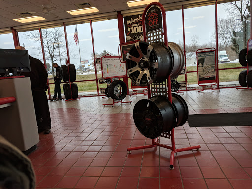 Tire Shop «Discount Tire Store - Howell, MI», reviews and photos, 3480 E Grand River Ave, Howell, MI 48843, USA