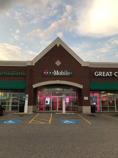 T-Mobile, 663 E Aurora Rd, Macedonia, OH 44056, USA, 