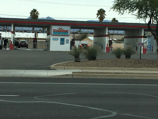 Dynamite Car Wash en Tucson