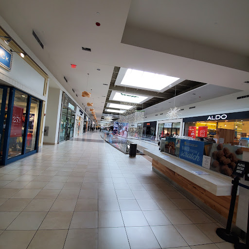 Shopping Mall «Fashion Outlets of Chicago», reviews and photos, 5220 Fashion Outlets Way, Rosemont, IL 60018, USA
