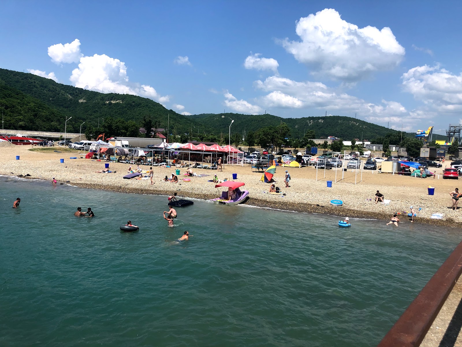 Fotografija Lermontovo Village beach z prostoren zaliv